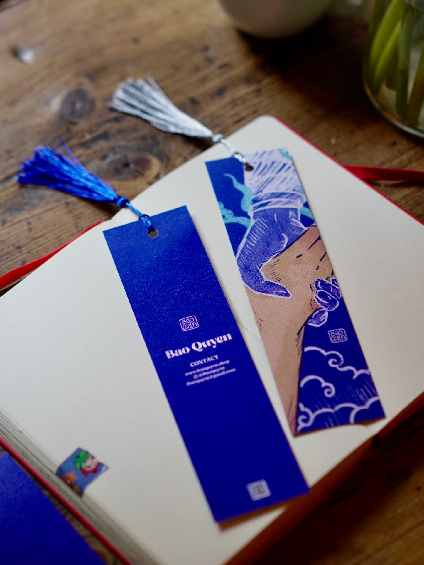 The Ceramic Heart Bookmark with Tassel - Holding Hands