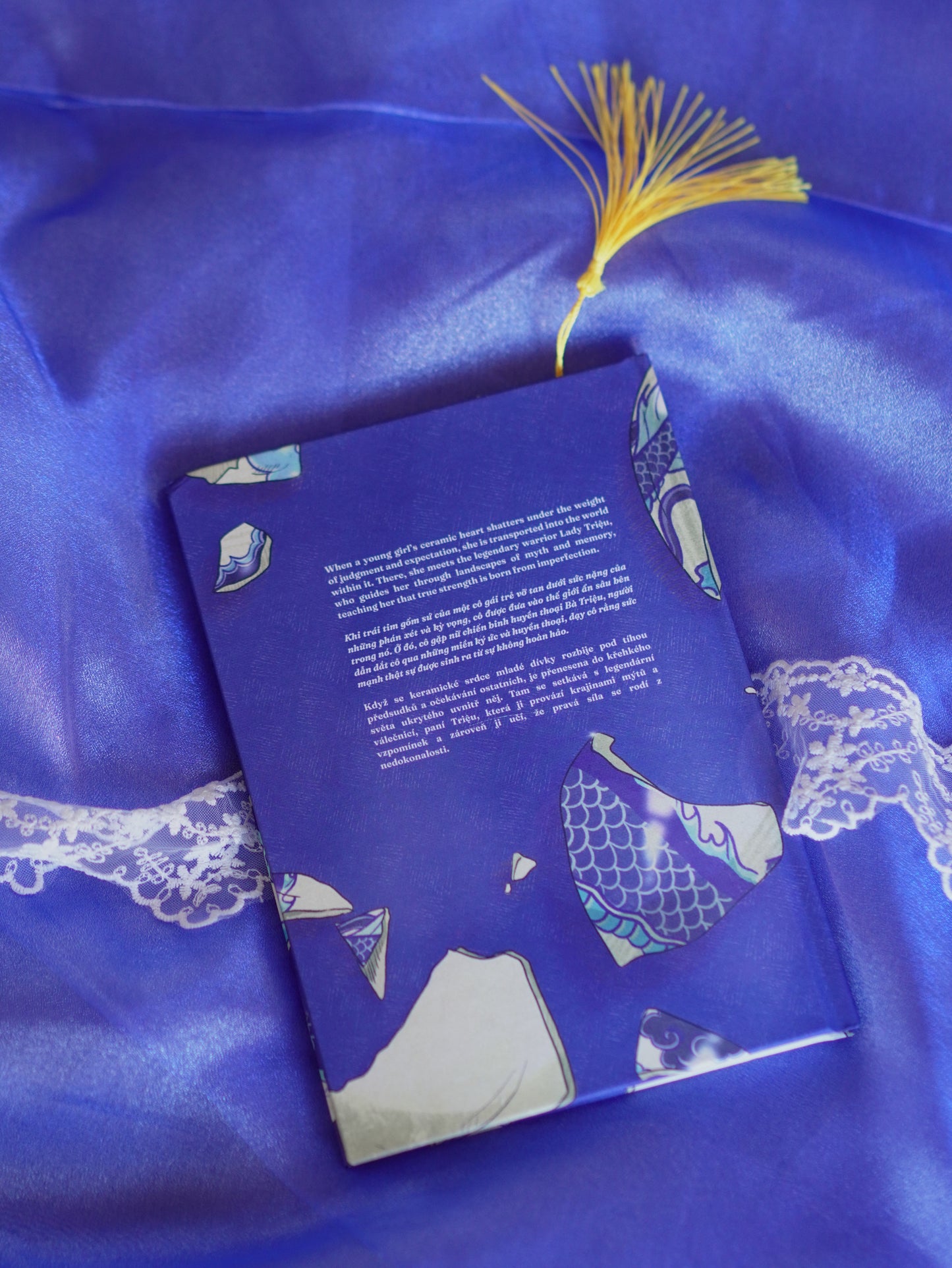 The Ceramic Heart (Keramické srdce / Tâm Sứ) Comic Book by Bao Quyen